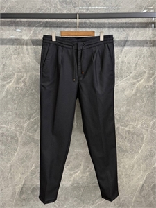 {{productViewItem.photos[photoViewList.activeNavIndex].Alt || productViewItem.photos[photoViewList.activeNavIndex].Description || 'Брюки BC'}}