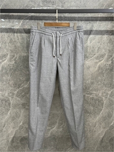 {{productViewItem.photos[photoViewList.activeNavIndex].Alt || productViewItem.photos[photoViewList.activeNavIndex].Description || 'Брюки BC'}}