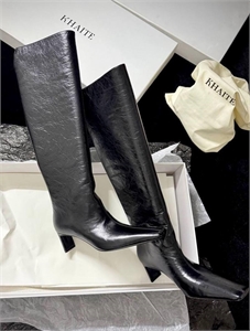 {{productViewItem.photos[photoViewList.activeNavIndex].Alt || productViewItem.photos[photoViewList.activeNavIndex].Description || 'Сапоги'}}