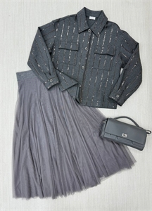 {{productViewItem.photos[photoViewList.activeNavIndex].Alt || productViewItem.photos[photoViewList.activeNavIndex].Description || 'Бомбер BRUNELLO CUCINELLI'}}