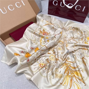 Платок GUCCI 157022
