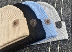 {{productViewItem.photos[photoViewList.activeNavIndex].Alt || productViewItem.photos[photoViewList.activeNavIndex].Description || 'Шапка BRUNELLO CUCINELLI'}}