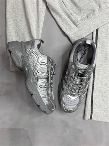 {{productViewItem.photos[photoViewList.activeNavIndex].Alt || productViewItem.photos[photoViewList.activeNavIndex].Description || 'Кроссовки DIOR'}}