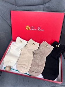 {{productViewItem.photos[photoViewList.activeNavIndex].Alt || productViewItem.photos[photoViewList.activeNavIndex].Description || 'Носки LORO PIANA'}}
