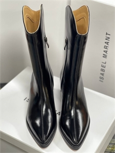 {{productViewItem.photos[photoViewList.activeNavIndex].Alt || productViewItem.photos[photoViewList.activeNavIndex].Description || 'Сапоги ISABEL MARANT'}}