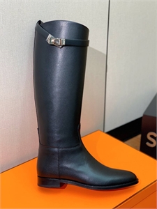 {{productViewItem.photos[photoViewList.activeNavIndex].Alt || productViewItem.photos[photoViewList.activeNavIndex].Description || 'Сапоги HERMES'}}