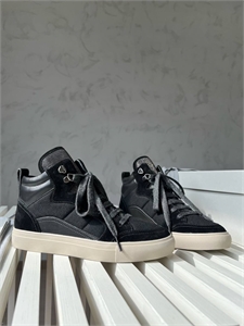 {{productViewItem.photos[photoViewList.activeNavIndex].Alt || productViewItem.photos[photoViewList.activeNavIndex].Description || 'Кеды BRUNELLO CUCINELLI'}}