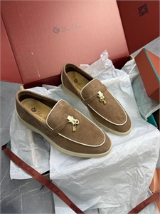 {{productViewItem.photos[photoViewList.activeNavIndex].Alt || productViewItem.photos[photoViewList.activeNavIndex].Description || 'Лоферы LORO PIANA'}}