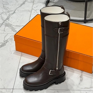 {{productViewItem.photos[photoViewList.activeNavIndex].Alt || productViewItem.photos[photoViewList.activeNavIndex].Description || 'Сапоги HERMES'}}