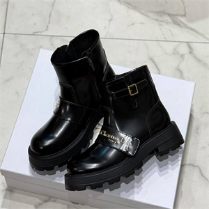 {{productViewItem.photos[photoViewList.activeNavIndex].Alt || productViewItem.photos[photoViewList.activeNavIndex].Description || 'Ботинки DIOR'}}