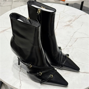 {{productViewItem.photos[photoViewList.activeNavIndex].Alt || productViewItem.photos[photoViewList.activeNavIndex].Description || 'Ботильоны'}}