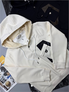 {{productViewItem.photos[photoViewList.activeNavIndex].Alt || productViewItem.photos[photoViewList.activeNavIndex].Description || 'Толстовка HERMES'}}