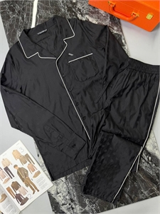{{productViewItem.photos[photoViewList.activeNavIndex].Alt || productViewItem.photos[photoViewList.activeNavIndex].Description || 'Костюм DG'}}