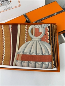 {{productViewItem.photos[photoViewList.activeNavIndex].Alt || productViewItem.photos[photoViewList.activeNavIndex].Description || 'Платок HERMES Кашемир'}}