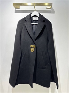 {{productViewItem.photos[photoViewList.activeNavIndex].Alt || productViewItem.photos[photoViewList.activeNavIndex].Description || 'Пальто Schiaparelli'}}