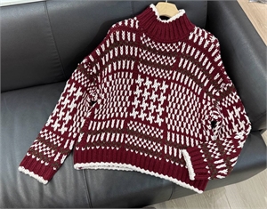 {{productViewItem.photos[photoViewList.activeNavIndex].Alt || productViewItem.photos[photoViewList.activeNavIndex].Description || 'Кофта LORO PIANA'}}