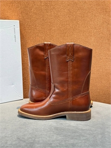 {{productViewItem.photos[photoViewList.activeNavIndex].Alt || productViewItem.photos[photoViewList.activeNavIndex].Description || 'Ботинки GOLDEN GOOSE'}}