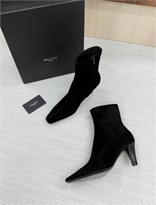 {{productViewItem.photos[photoViewList.activeNavIndex].Alt || productViewItem.photos[photoViewList.activeNavIndex].Description || 'Ботильоны YSL'}}
