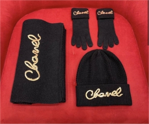 {{productViewItem.photos[photoViewList.activeNavIndex].Alt || productViewItem.photos[photoViewList.activeNavIndex].Description || 'Комплект CHANEL'}}