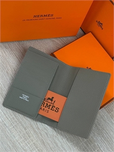 {{productViewItem.photos[photoViewList.activeNavIndex].Alt || productViewItem.photos[photoViewList.activeNavIndex].Description || 'Обложка на паспорт HERMES'}}