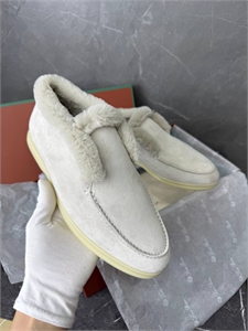 {{productViewItem.photos[photoViewList.activeNavIndex].Alt || productViewItem.photos[photoViewList.activeNavIndex].Description || 'Лоферы LORO PIANA На меху'}}