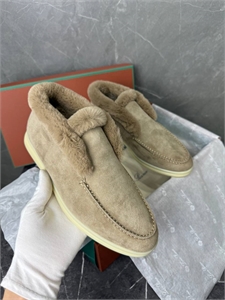 {{productViewItem.photos[photoViewList.activeNavIndex].Alt || productViewItem.photos[photoViewList.activeNavIndex].Description || 'Лоферы LORO PIANA На меху'}}