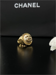 {{productViewItem.photos[photoViewList.activeNavIndex].Alt || productViewItem.photos[photoViewList.activeNavIndex].Description || 'Кольцо CHANEL'}}