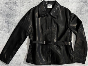 {{productViewItem.photos[photoViewList.activeNavIndex].Alt || productViewItem.photos[photoViewList.activeNavIndex].Description || 'Куртка HERMES'}}