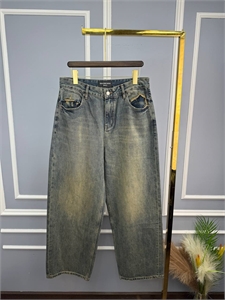 {{productViewItem.photos[photoViewList.activeNavIndex].Alt || productViewItem.photos[photoViewList.activeNavIndex].Description || 'Джинсы BALENCIAGA'}}