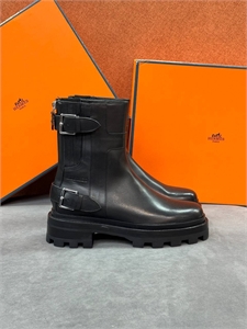 {{productViewItem.photos[photoViewList.activeNavIndex].Alt || productViewItem.photos[photoViewList.activeNavIndex].Description || 'Ботинки HERMES'}}