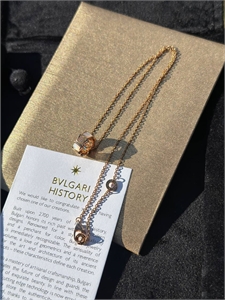 {{productViewItem.photos[photoViewList.activeNavIndex].Alt || productViewItem.photos[photoViewList.activeNavIndex].Description || 'Кулон Serpenti'}}