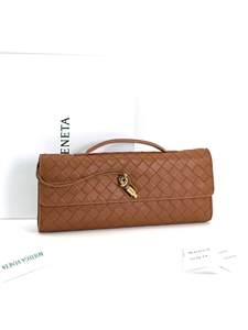 {{productViewItem.photos[photoViewList.activeNavIndex].Alt || productViewItem.photos[photoViewList.activeNavIndex].Description || 'Клатч BOTTEGA VENETA'}}