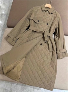 {{productViewItem.photos[photoViewList.activeNavIndex].Alt || productViewItem.photos[photoViewList.activeNavIndex].Description || 'Плащ BRUNELLO CUCINELLI'}}