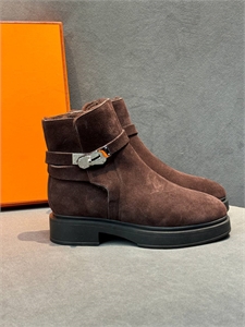 {{productViewItem.photos[photoViewList.activeNavIndex].Alt || productViewItem.photos[photoViewList.activeNavIndex].Description || 'Ботинки HERMES'}}