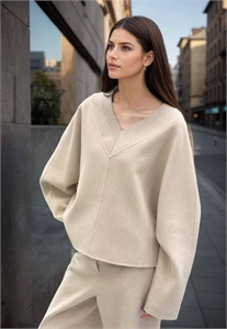 {{productViewItem.photos[photoViewList.activeNavIndex].Alt || productViewItem.photos[photoViewList.activeNavIndex].Description || 'Кофта LORO PIANA'}}