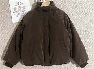 {{productViewItem.photos[photoViewList.activeNavIndex].Alt || productViewItem.photos[photoViewList.activeNavIndex].Description || 'Куртка BRUNELLO CUCINELLI'}}