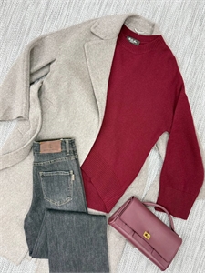 {{productViewItem.photos[photoViewList.activeNavIndex].Alt || productViewItem.photos[photoViewList.activeNavIndex].Description || 'Свитер LORO PIANA Кашемир'}}