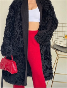 {{productViewItem.photos[photoViewList.activeNavIndex].Alt || productViewItem.photos[photoViewList.activeNavIndex].Description || 'Меховое пальто LORO PIANA'}}