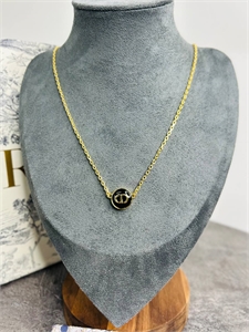 {{productViewItem.photos[photoViewList.activeNavIndex].Alt || productViewItem.photos[photoViewList.activeNavIndex].Description || 'Колье DIOR 42 см'}}