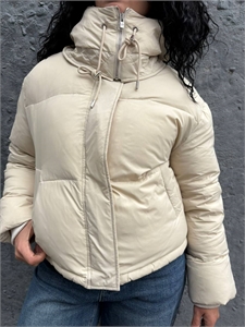 {{productViewItem.photos[photoViewList.activeNavIndex].Alt || productViewItem.photos[photoViewList.activeNavIndex].Description || 'Куртка LORO PIANA'}}