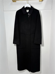 {{productViewItem.photos[photoViewList.activeNavIndex].Alt || productViewItem.photos[photoViewList.activeNavIndex].Description || 'Пальто HERMES'}}