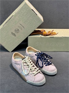 {{productViewItem.photos[photoViewList.activeNavIndex].Alt || productViewItem.photos[photoViewList.activeNavIndex].Description || 'Кеды GOLDEN GOOSE Замшевые'}}