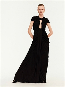 {{productViewItem.photos[photoViewList.activeNavIndex].Alt || productViewItem.photos[photoViewList.activeNavIndex].Description || 'Платье Schiaparelli'}}
