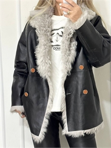 {{productViewItem.photos[photoViewList.activeNavIndex].Alt || productViewItem.photos[photoViewList.activeNavIndex].Description || 'Дубленка HERMES Двусторонняя'}}