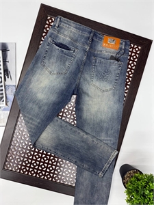 {{productViewItem.photos[photoViewList.activeNavIndex].Alt || productViewItem.photos[photoViewList.activeNavIndex].Description || 'Джинсы Philipp plein'}}