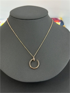 {{productViewItem.photos[photoViewList.activeNavIndex].Alt || productViewItem.photos[photoViewList.activeNavIndex].Description || 'Кулон CARTIER Серебро 925 п'}}