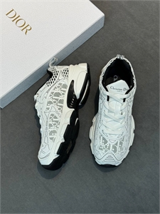 {{productViewItem.photos[photoViewList.activeNavIndex].Alt || productViewItem.photos[photoViewList.activeNavIndex].Description || 'Кроссовки DIOR'}}