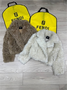 {{productViewItem.photos[photoViewList.activeNavIndex].Alt || productViewItem.photos[photoViewList.activeNavIndex].Description || 'Шуба FENDI Натуральная овчина , телячья кожа'}}