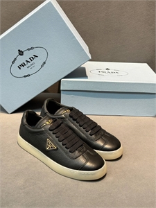 {{productViewItem.photos[photoViewList.activeNavIndex].Alt || productViewItem.photos[photoViewList.activeNavIndex].Description || 'Кроссовки PRADA'}}