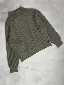 {{productViewItem.photos[photoViewList.activeNavIndex].Alt || productViewItem.photos[photoViewList.activeNavIndex].Description || 'Свитер BRUNELLO CUCINELLI'}}